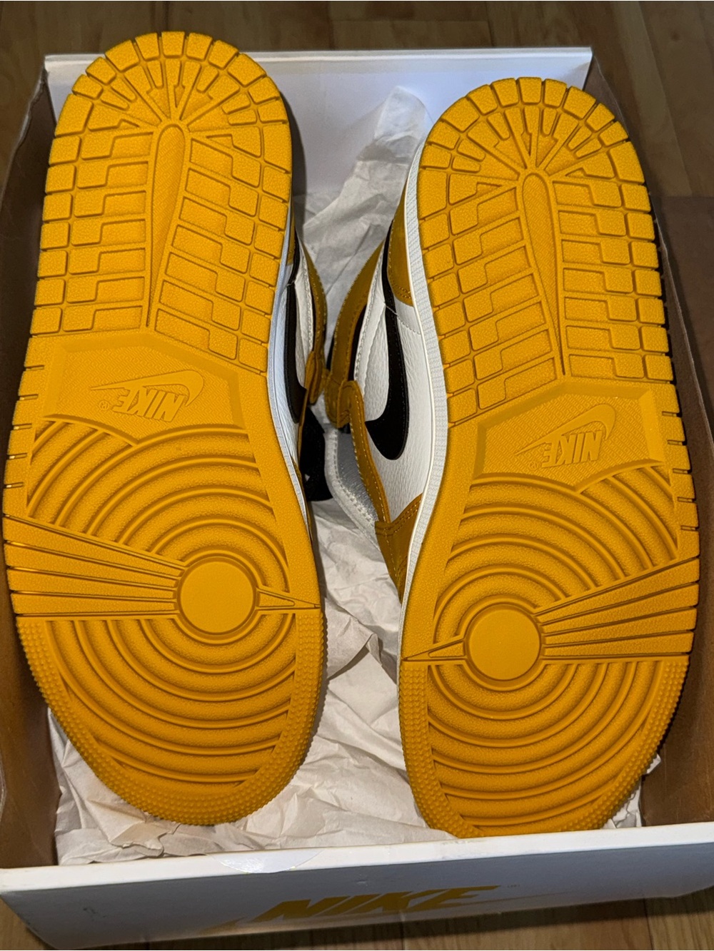 Nike Air Jordan 1 High Yellow Black White - Picture 7 of 10
